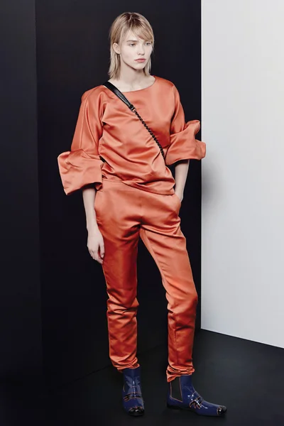 Look 18